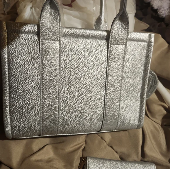 Silver Metallic Tote and Wallet Set - 2 Piece Women's Bag Set - Picture 3 of 3